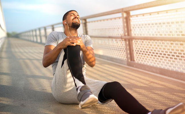 How to prevent and treat sports injuries at Kapadia Hospital Mumbai including warm-ups, RICE care and advanced therapies